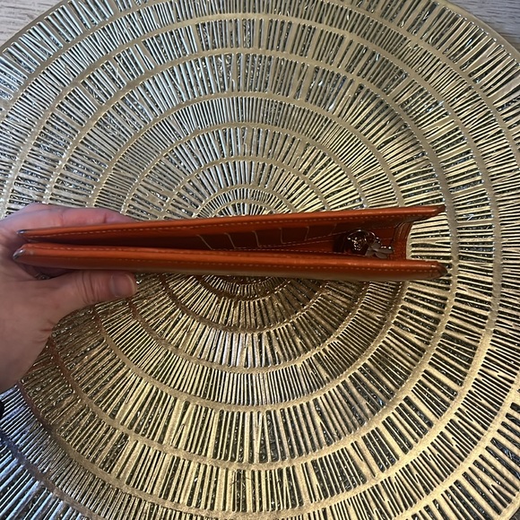 Well loved orange Chanel wallet - Picture 6 of 12